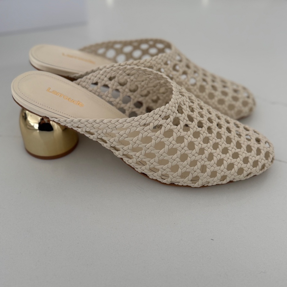 Larroude Dew Drop Macreme Mule in Ivory Leather with Gold Heel 9.5 New!